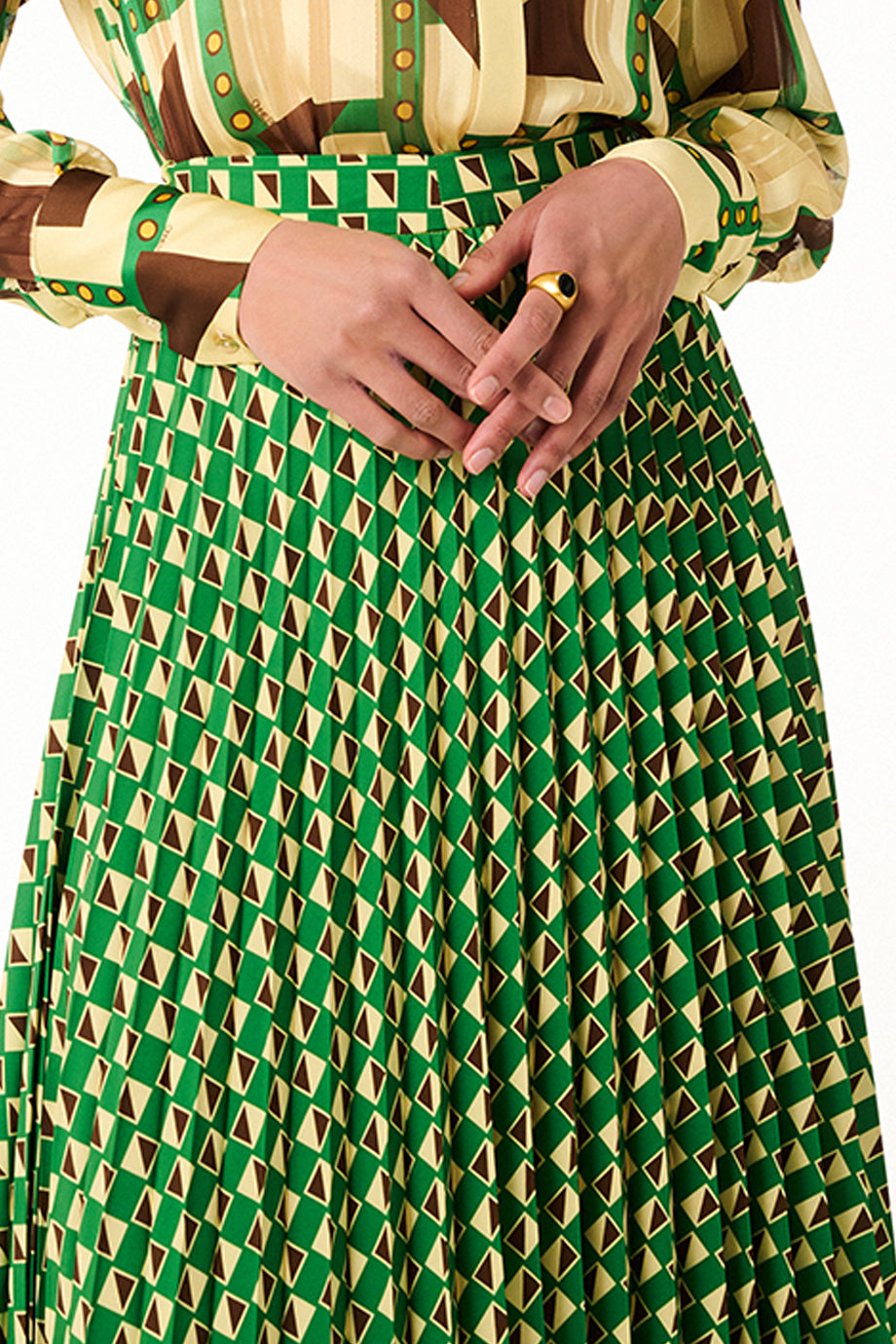 Pleated Skirt Zoom Out