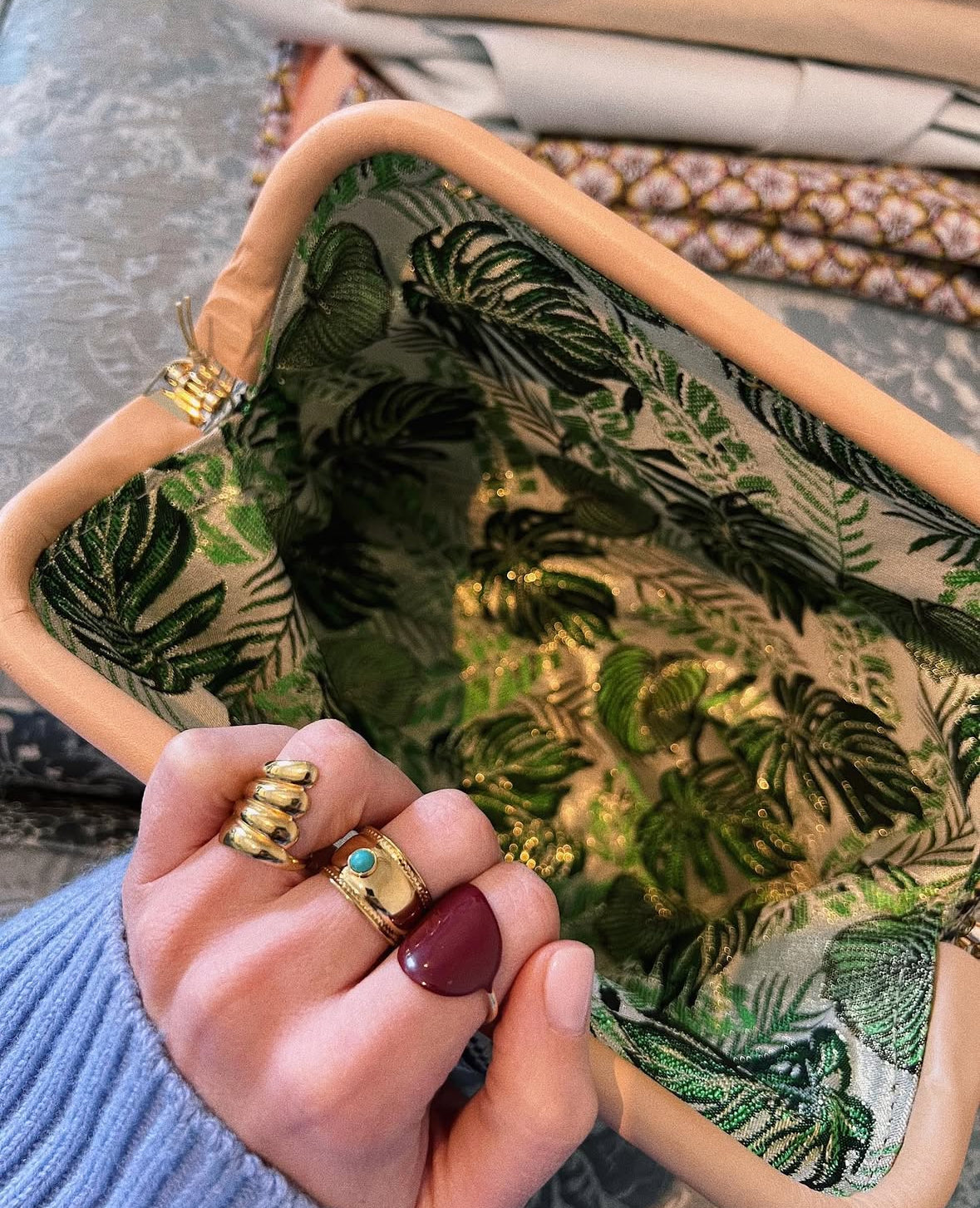 Clutch in Raffia con interno Jacquard