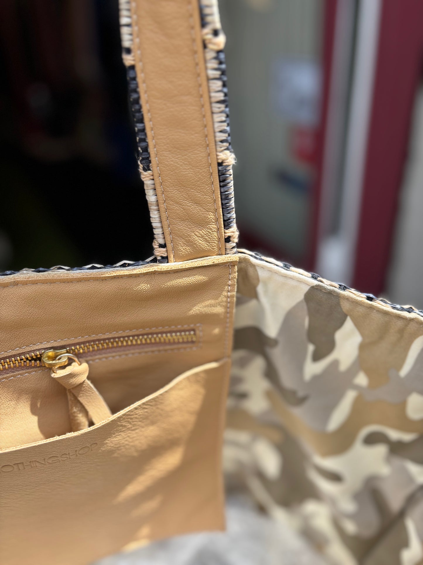 Shopper in Raffia