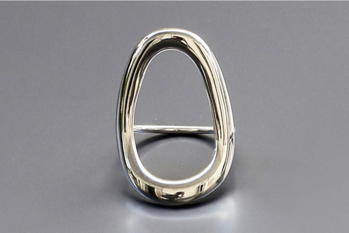 BLOTS Loop Round Shield in Argento